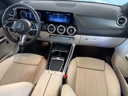 Used 2025 Mercedes-Benz GLA 250 4MATIC image 8