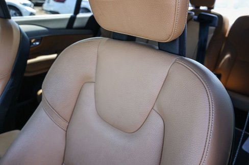 Used 2017 Volvo XC90 T6 Momentum w/ Vision Package image 39