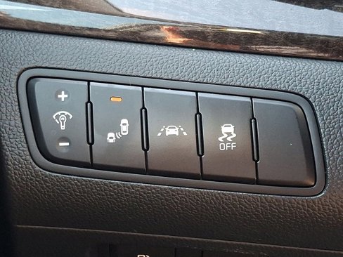 Used 2015 Kia Cadenza Premium w/ Technology Package image 30