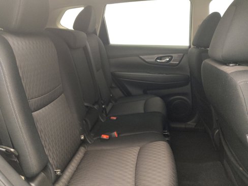 Used 2018 Nissan Rogue S image 19