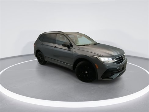 Used 2022 Volkswagen Tiguan SE R-Line image 6