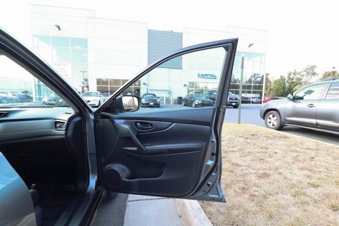 Used 2020 Nissan Rogue S image 46
