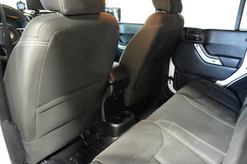 Used 2016 Jeep Wrangler Unlimited Sahara w/ Connectivity Group image 22