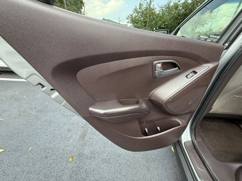Used 2015 Hyundai Tucson GLS image 14