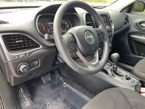 Used 2019 Jeep Cherokee Latitude w/ Popular Appearance Group image 11