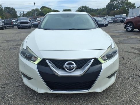 Used 2017 Nissan Maxima 3.5 SV image 2