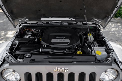 Used 2013 Jeep Wrangler Sahara w/ Dual Top Group image 7