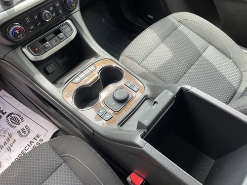 Used 2022 GMC Acadia SLE w/ Driver Convenience Package image 11