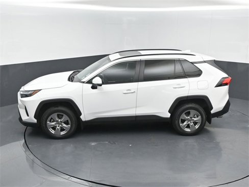 Used 2022 Toyota RAV4 XLE image 12