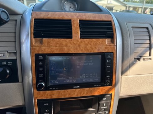 Used 2008 Chrysler Aspen Limited image 23