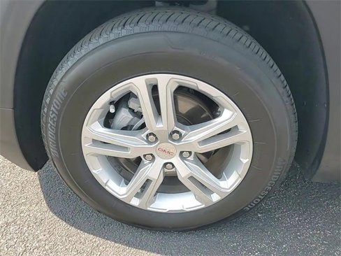 Certified 2024 GMC Terrain SLE image 9