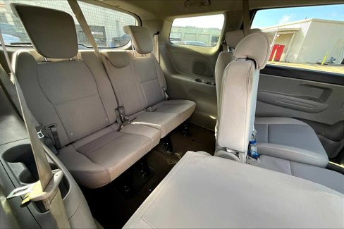 Used 2020 Kia Sedona LX image 18