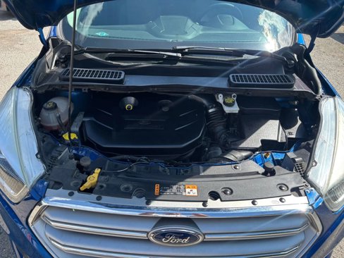 Used 2017 Ford Escape SE w/ Equipment Group 201A image 11