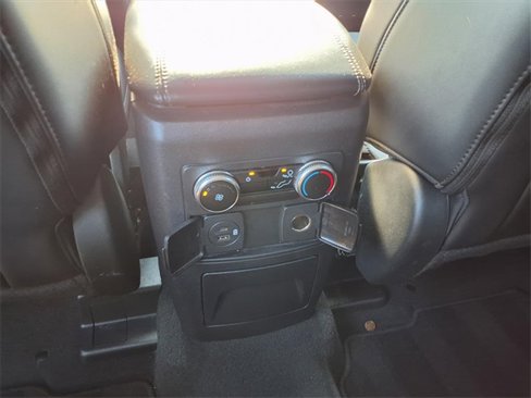 Used 2022 Ford Explorer XLT w/ Equipment Group 202A image 8