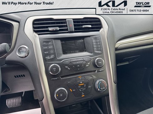 Used 2018 Ford Fusion SE image 16