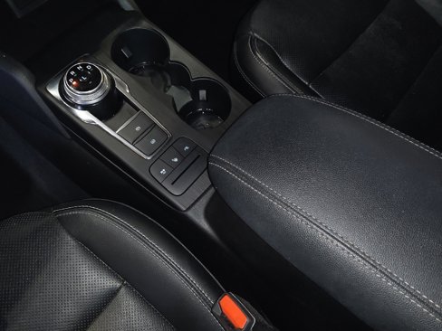 Used 2020 Ford Escape Titanium image 26
