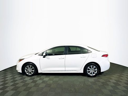 Used 2020 Toyota Corolla LE image 5