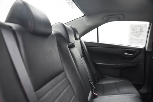Used 2017 Toyota Camry SE image 14