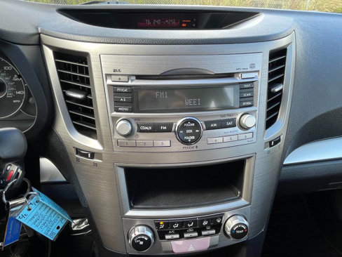 Used 2010 Subaru Legacy 2.5i image 12