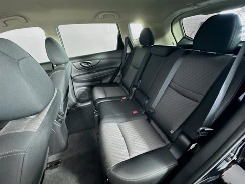 Certified 2020 Nissan Rogue SV image 22