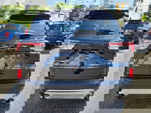 Certified 2020 Ford Escape SE image 5