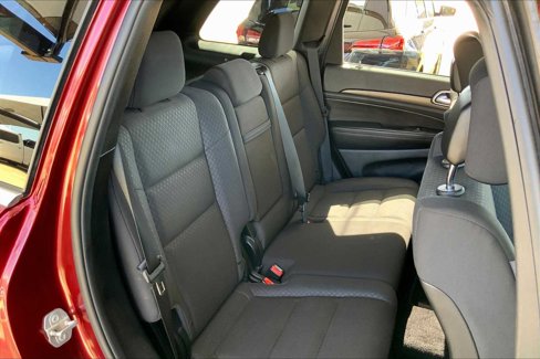 Used 2018 Jeep Grand Cherokee Laredo image 18