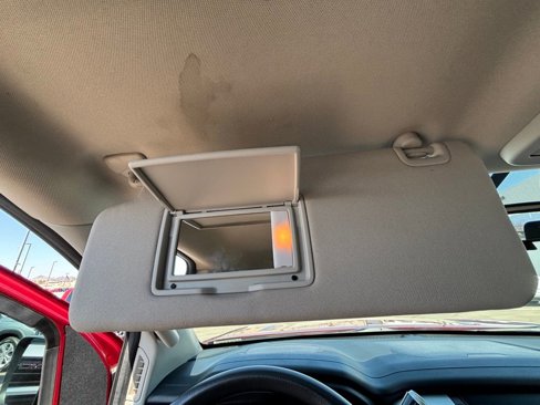 Used 2017 Nissan Titan SV image 31