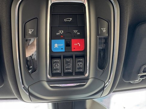 New 2025 Jeep Grand Cherokee L Summit w/ Luxury Tech Group V image 17