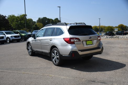 Used 2018 Subaru Outback 2.5i Limited image 4