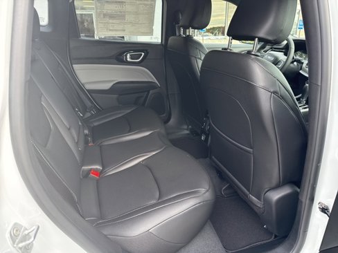 New 2025 Jeep Compass Limited image 11