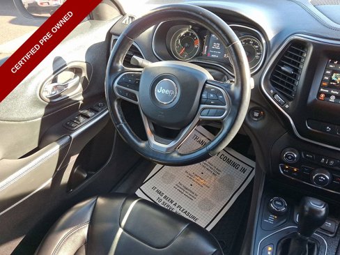 Certified 2020 Jeep Cherokee Latitude Plus w/ Cold Weather Group image 14