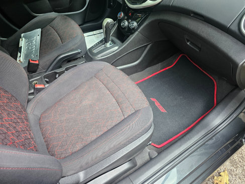 Used 2020 Chevrolet Sonic LT w/ Convenience Package image 18