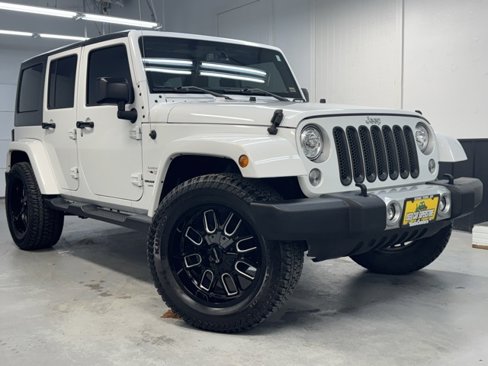 Used 2018 Jeep Wrangler Unlimited Sahara image 1