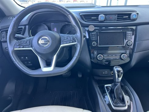 Used 2018 Nissan Rogue SV image 8