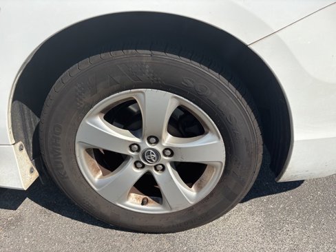 Used 2018 Toyota Sienna LE image 24
