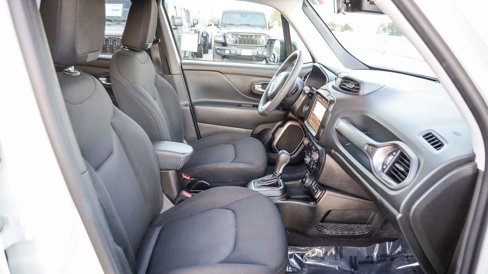 Certified 2023 Jeep Renegade Latitude image 17