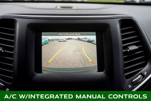 Used 2019 Jeep Cherokee Sport w/ Cold Weather Group image 13