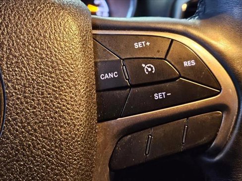 Used 2018 Jeep Grand Cherokee Limited w/ Luxury Group II image 8