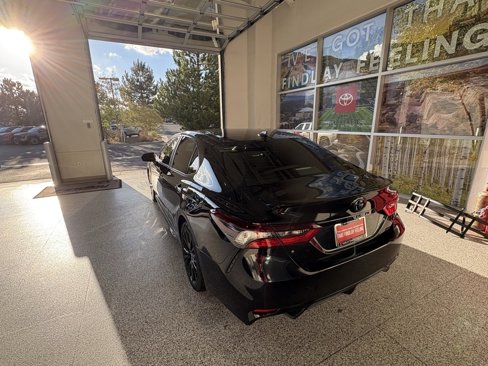Used 2021 Toyota Camry SE image 8