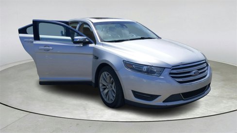 Used 2018 Ford Taurus Limited image 8