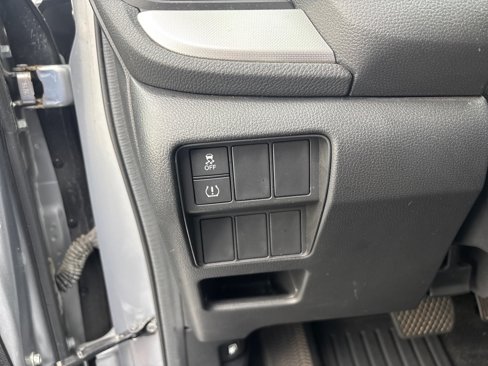 Used 2018 Honda CR-V LX image 16