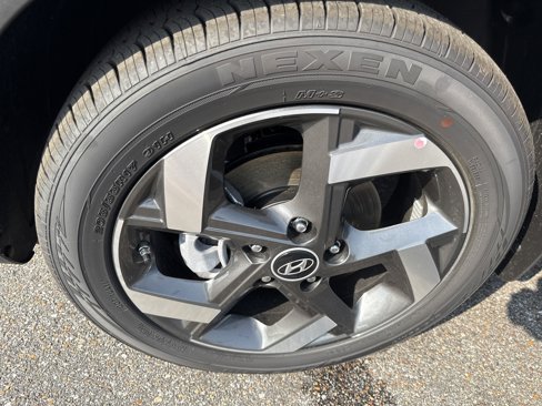 New 2025 Hyundai Venue SEL image 20