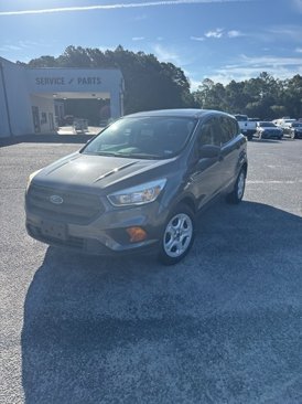 Used 2017 Ford Escape S image 1
