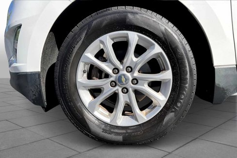 Used 2018 Chevrolet Equinox LT w/ Sun & Infotainment Package image 9