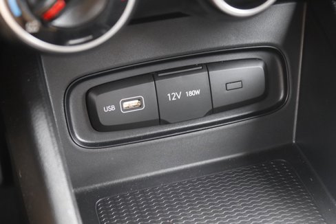Certified 2022 Hyundai Venue SE image 25