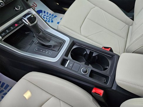 Used 2025 Audi Q3 2.0T Premium image 14