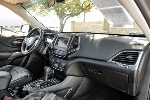 Used 2019 Jeep Cherokee Latitude Plus image 23