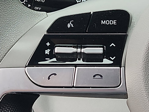Used 2023 Hyundai Elantra SEL image 20