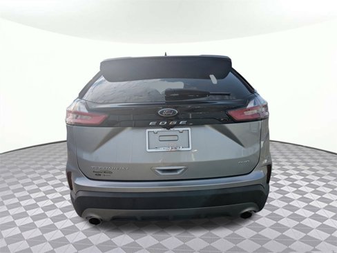 Used 2023 Ford Edge Titanium image 4