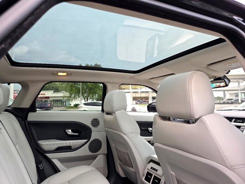 Used 2015 Land Rover Range Rover Evoque Prestige image 41